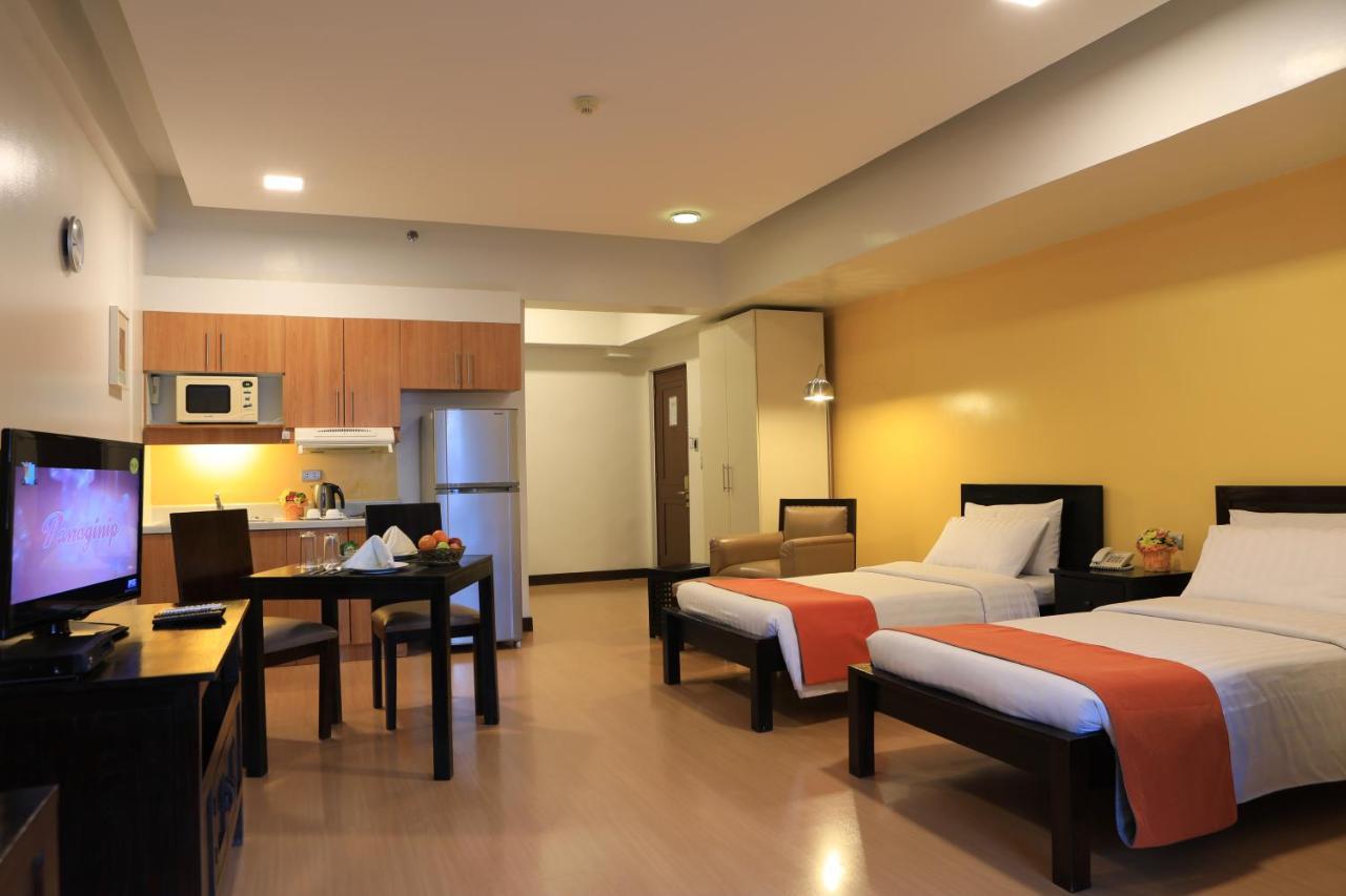 The Malayan Plaza Hotel Pasig City Exterior foto